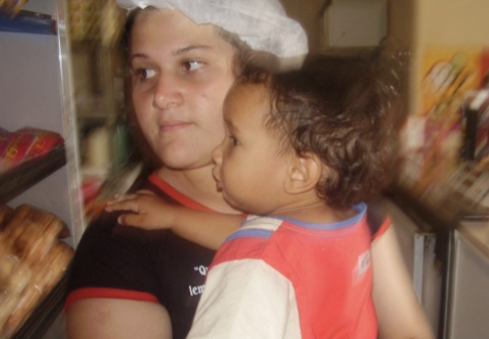 Família dentro da padaria
